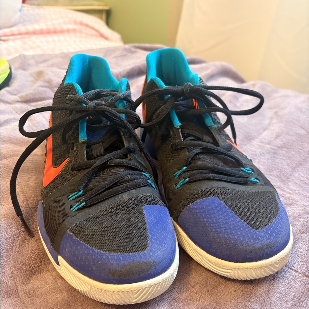 Nike Kyrie 3’s Kyrache Light